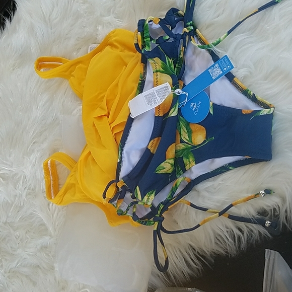 CUPSHE Women's Bikini Swimsuit Front Cross Lace Up Two Piece Bathing Suit - Picture 11 of 13